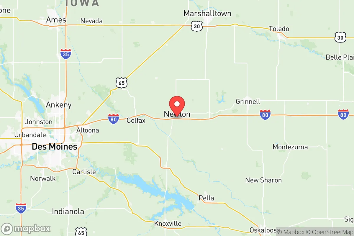 Map centered at 41.6860, -93.0537